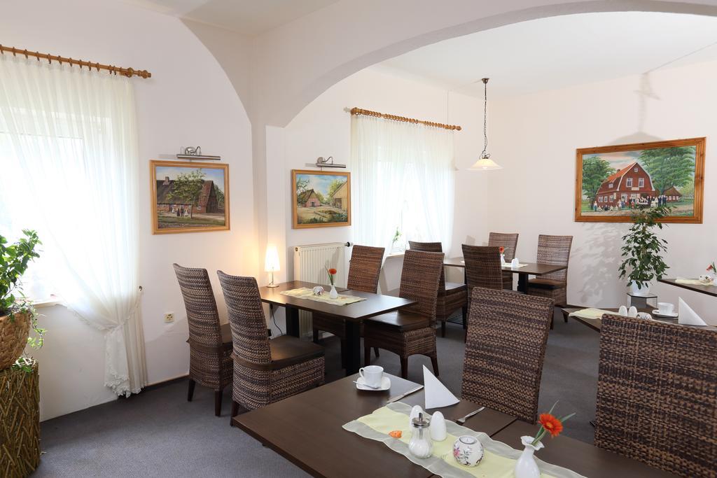 Hotel Zur Linde Hechthausen Bagian luar foto
