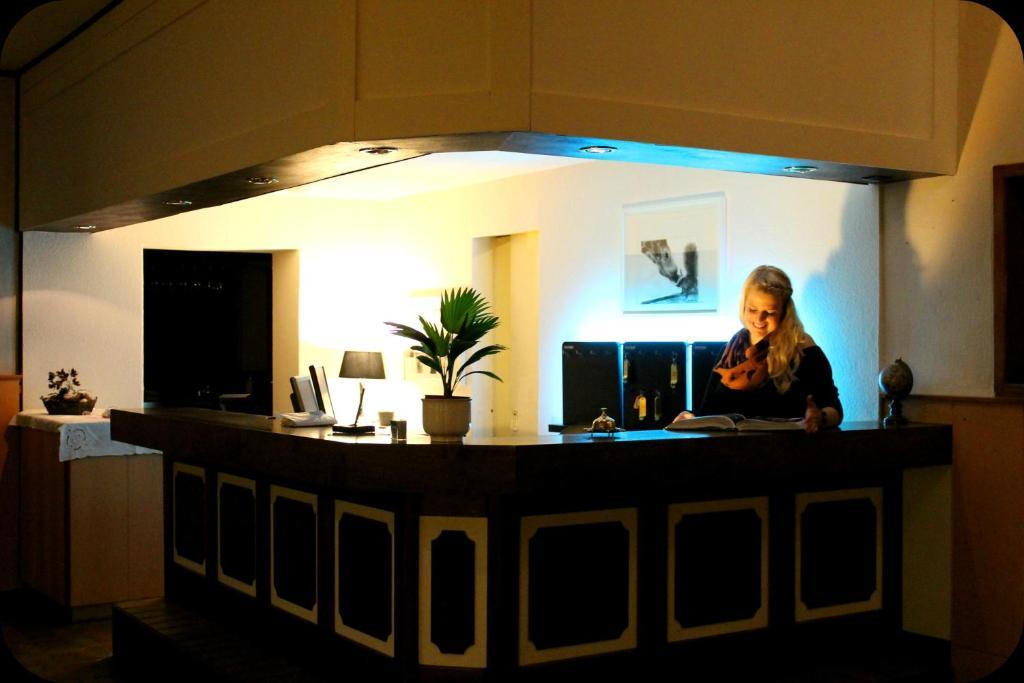 Hotel Zur Linde Hechthausen Bagian luar foto